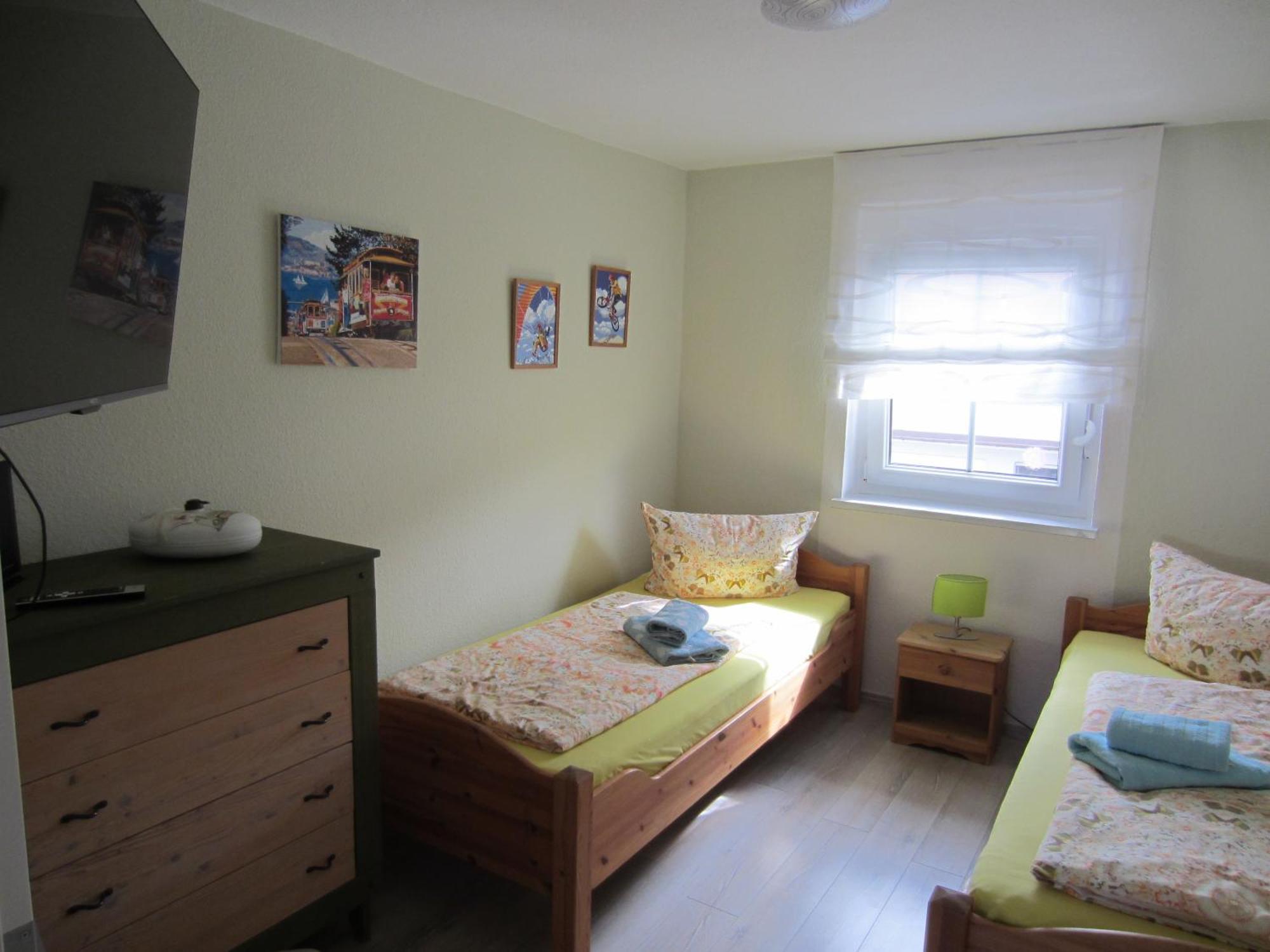 Ferienwohnung Bienwald Mit Pool Fuer 4 - 6 Personen Mit 3 Schlafzimmern Grobitz Exterior photo