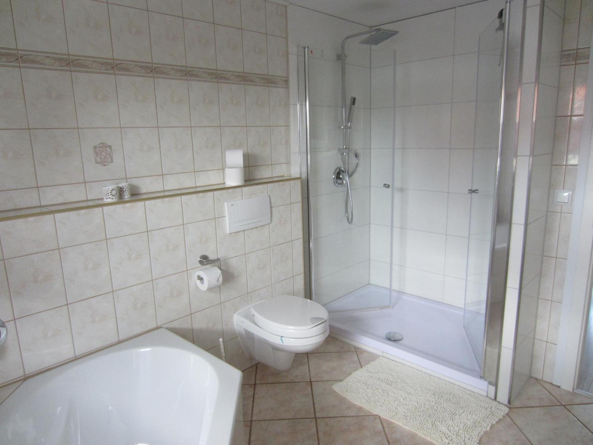 Ferienwohnung Bienwald Mit Pool Fuer 4 - 6 Personen Mit 3 Schlafzimmern Grobitz Exterior photo